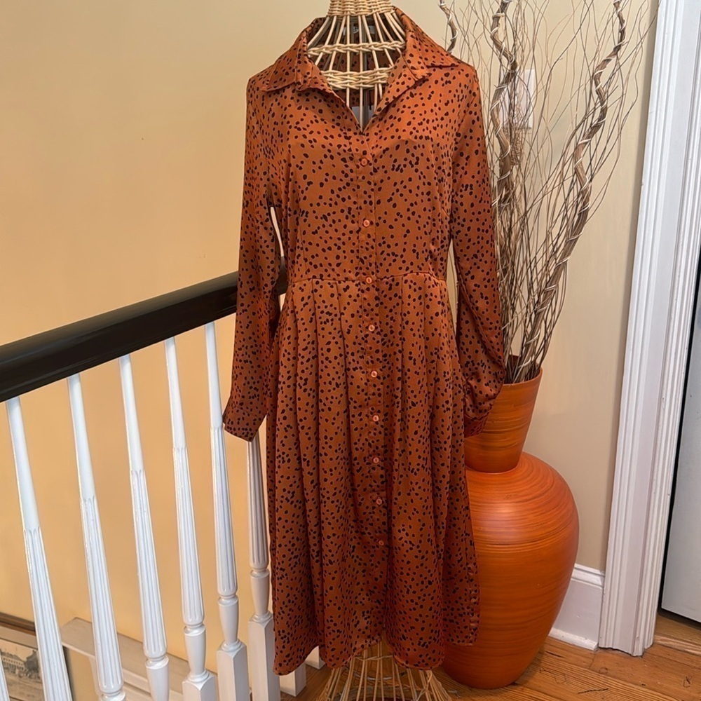 Glamorous 🎈NWT tan shirts dress with black spots